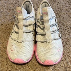 Puma Kids Sneakers - Light Gray and Pink sz 3.5 C
